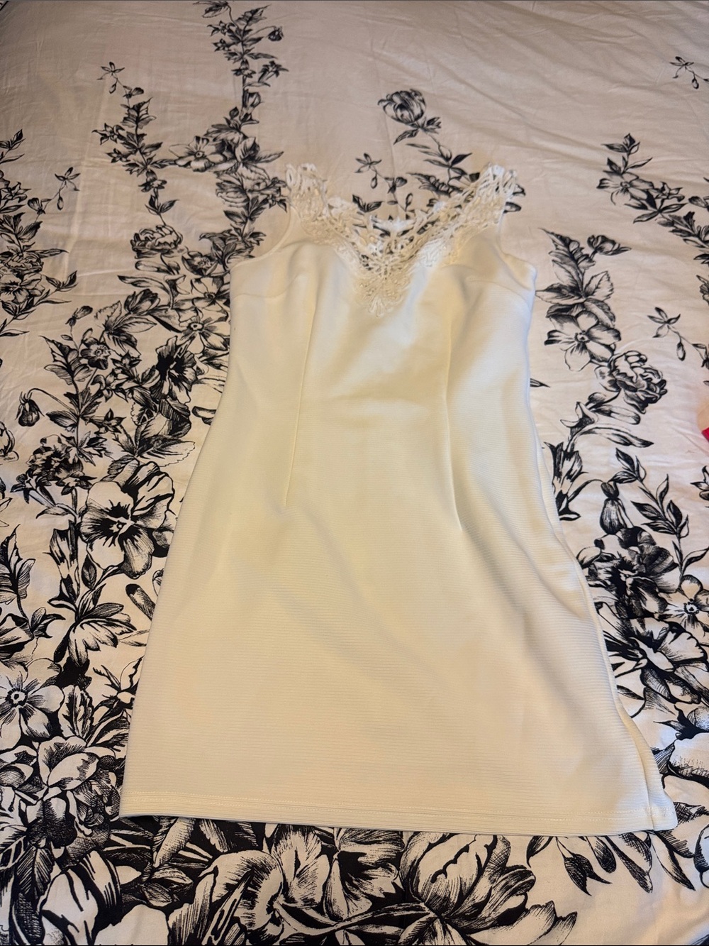 Lace Trim Sleeveless Bodycon Dress - Cream